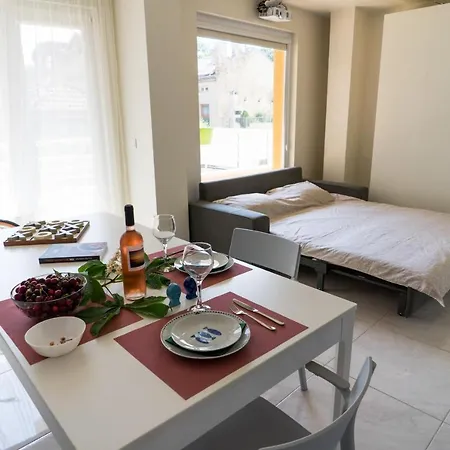 Sea Grape Wine Flat In Old Center Διαμέρισμα *